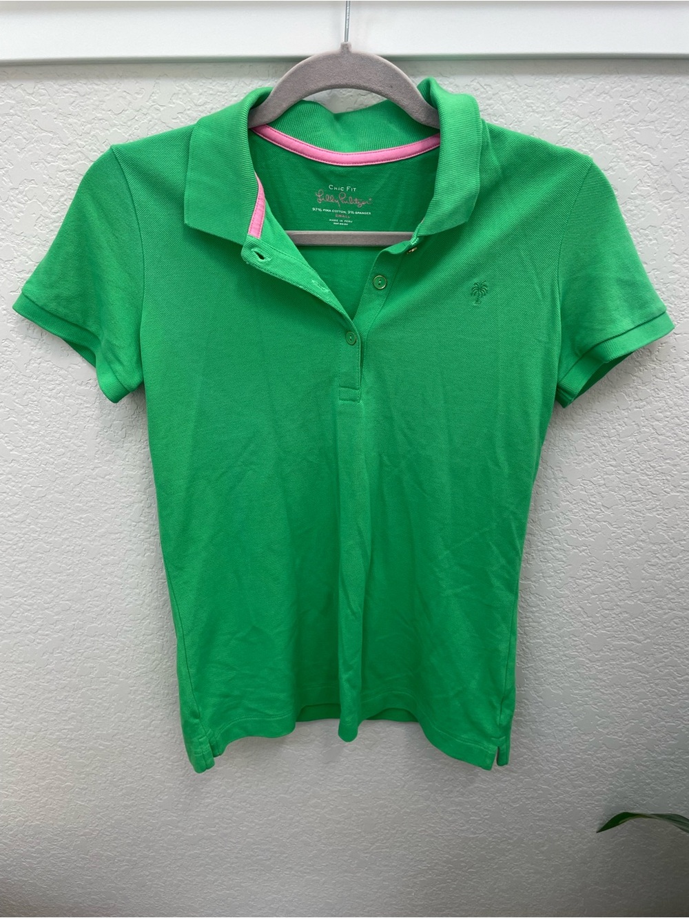 Lilly Pulitzer Bright Green Polo with Pink Trim small chic fit